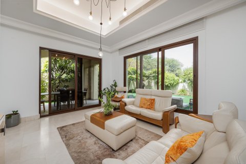 Willa do wynajęcia w Arabian Ranches, Dubai, ZEA 4 sypialnie, 488.28 mkw., nr 764385 - zdjęcie 8