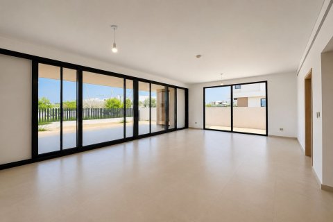 فيلا للإيجار في جبل علي، دبي، الإمارات العربية المتحدة 4 غرفة نوم ، 636.9 متر مربع ، رقم 764383 - صورة 2