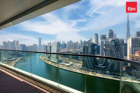 Kattohuoneisto Business Bay, Dubai, Arabiemiraatit 4 makuuhuonetta, 1212.6 m2 № 640395 - kuva 1