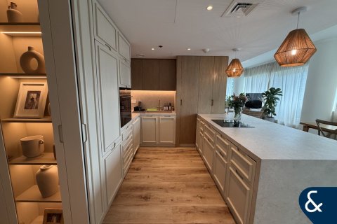 Apartment sa AL MAJARA TOWERS sa Dubai Marina, UAE 2 silid-tulugan, 124 sq.m. № 688984 - larawan 3