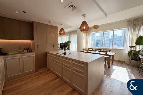 Apartment sa AL MAJARA TOWERS sa Dubai Marina, UAE 2 silid-tulugan, 124 sq.m. № 688984 - larawan 4