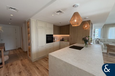 Apartment sa AL MAJARA TOWERS sa Dubai Marina, UAE 2 silid-tulugan, 124 sq.m. № 688984 - larawan 2