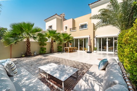 Kaupunkipientalo Dubai, Arabiemiraatit 3 makuuhuonetta, 244 m2 № 698828 - kuva 15