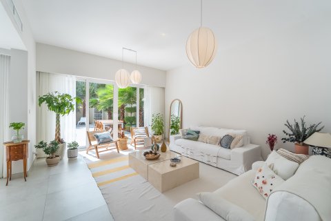 Kaupunkipientalo Dubai, Arabiemiraatit 3 makuuhuonetta, 244 m2 № 698828 - kuva 7