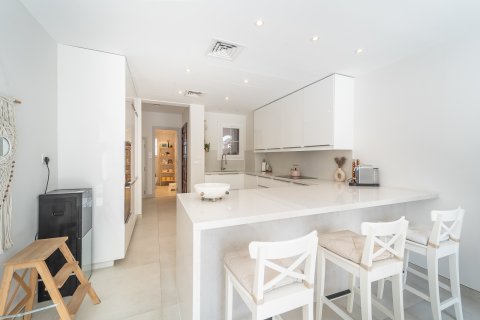 Kaupunkipientalo Dubai, Arabiemiraatit 3 makuuhuonetta, 244 m2 № 698828 - kuva 4