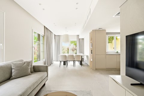 Villa in The Springs, Dubai, UAE 3 bedrooms, 163.88 sq.m. № 748957 - photo 1