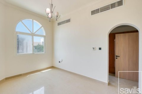 Villa in Umm Suqeim, Dubai, UAE 5 bedrooms, 1848.03 sq.m. № 747860 - photo 7