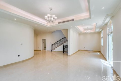 Villa in Umm Suqeim, Dubai, UAE 5 bedrooms, 1848.03 sq.m. № 747860 - photo 5