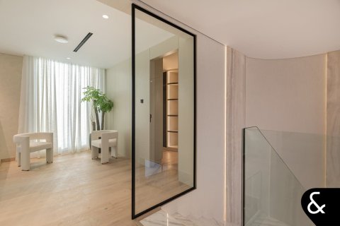 Villa en venta en Jumeirah Islands, Dubai, EAU 5 dormitorios, 548 m2 № 685049 - foto 16