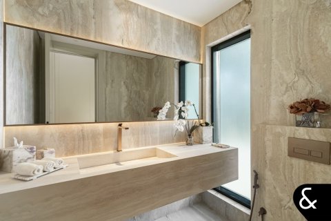 Villa en venta en Jumeirah Islands, Dubai, EAU 5 dormitorios, 548 m2 № 685049 - foto 24