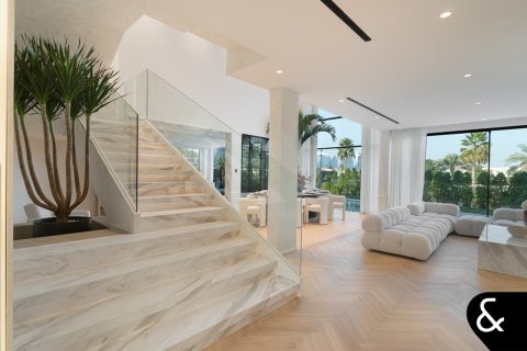 Villa en venta en Jumeirah Islands, Dubai, EAU 5 dormitorios, 548 m2 № 685049 - foto 13