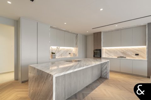 Villa en venta en Jumeirah Islands, Dubai, EAU 5 dormitorios, 548 m2 № 685049 - foto 11