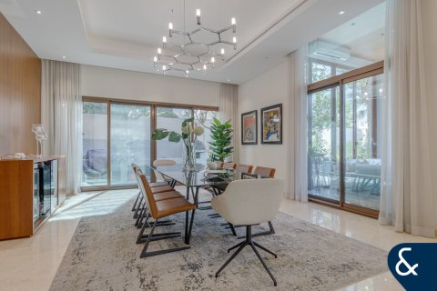 Vilë në Meydan, Dubai, Emiratet e Bashkuara Arabe 5 dhoma gjumi, 697 m2. № 685053 - Foto 2