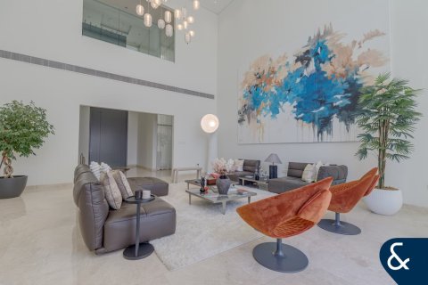 Vilë në Meydan, Dubai, Emiratet e Bashkuara Arabe 5 dhoma gjumi, 697 m2. № 685053 - Foto 12