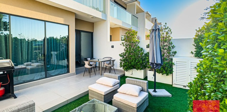 Townhouse in Dubai, UAE 3 bedrooms, 151.6 sq.m. № 721810