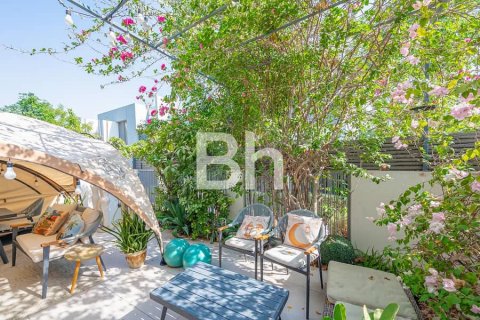 Vila v Tilal Al Ghaf, Dubai, SAE 3 spálne, 235 m2 č. 643835 - Fotografia 1