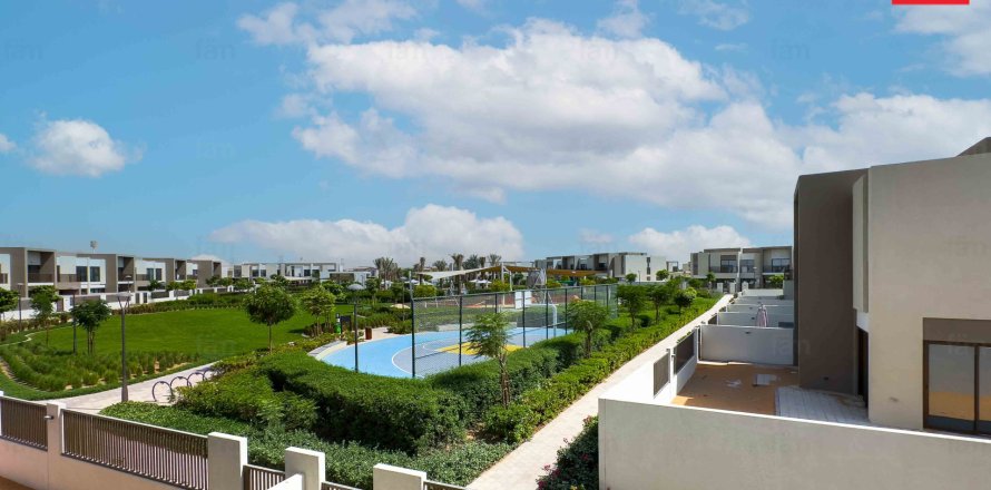 Dubai, BAE’de townhouse 3 yatak odası, 161.1 m&sup2; No 668821