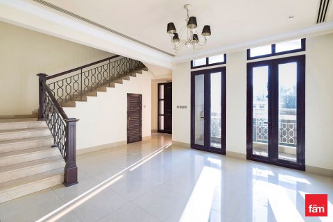 Vilă de închiriat în Dubai, EAU 4 dormitoare, 170.3 mp.  №678998 - poză 3