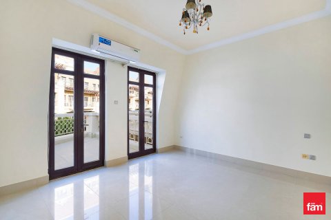 Vilă de închiriat în Dubai, EAU 4 dormitoare, 170.3 mp.  №678998 - poză 5