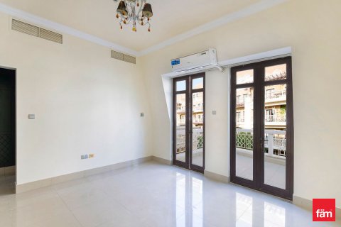 Vilă de închiriat în Dubai, EAU 4 dormitoare, 170.3 mp.  №678998 - poză 11