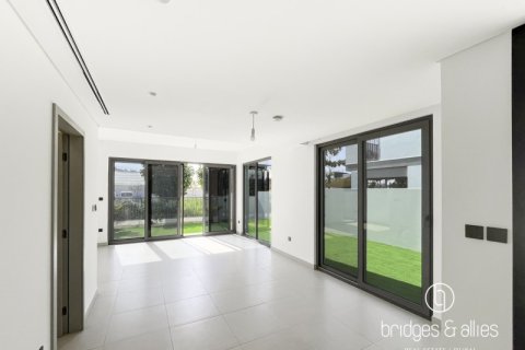 Vila u Dubai, UAE 4 spavaćih soba, 226.1 m2 Br. 669168 - fotografija 2