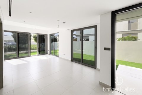 Vila u Dubai, UAE 4 spavaćih soba, 226.1 m2 Br. 669168 - fotografija 7