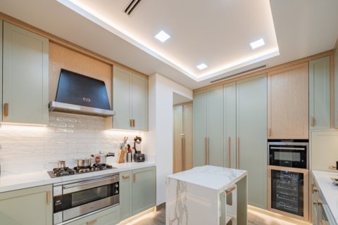 Villa in Dubai, UAE 4 bedrooms, 578 sq.m. № 758464 - photo 5