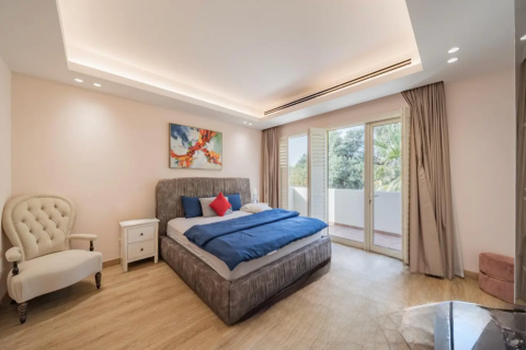 Villa in Dubai, UAE 4 bedrooms, 578 sq.m. № 758464 - photo 8