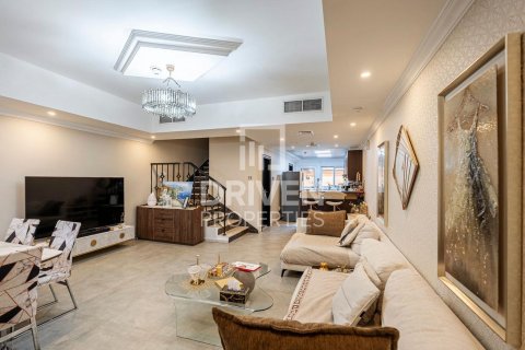Villa Jumeirah Village Circle, Dubaijā, AAE 3 istabas, 143.91 m2 Nr. 742196