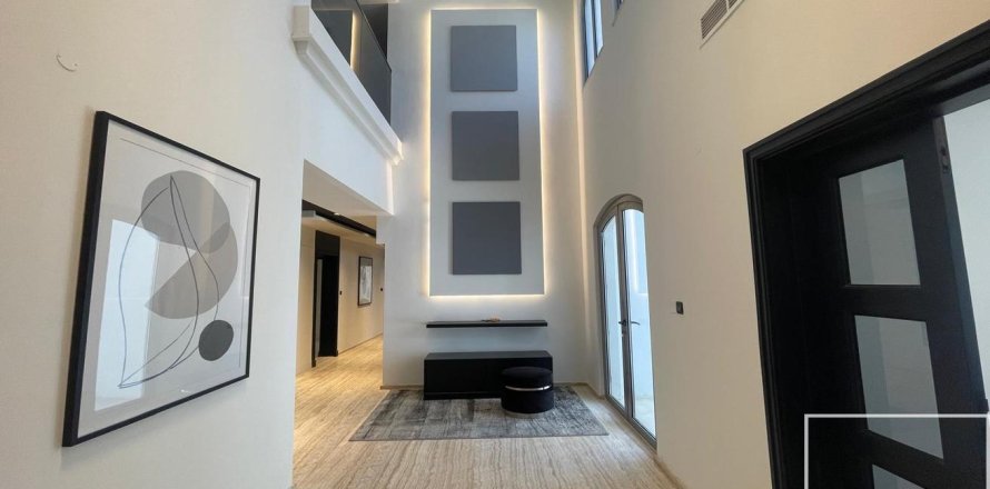Villa in Palm Jumeirah, Dubai, VAE: 4 Schlafzimmer, 621.43 m2 Nr. 747580