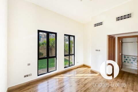 Apartmen di Old Town, Dubai, UAE 1 bilik tidur, 242 meter persegi № 706418 - foto 14
