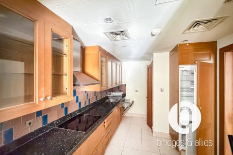 Apartmen di Old Town, Dubai, UAE 1 bilik tidur, 242 meter persegi № 706418 - foto 11