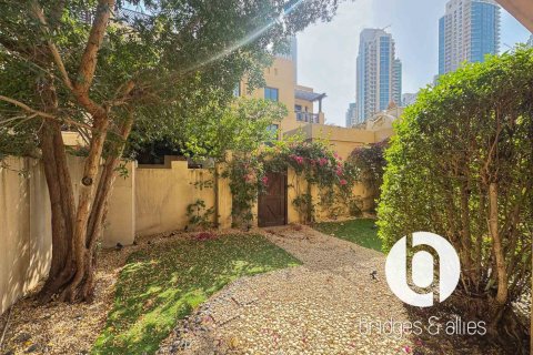 Apartmen di Old Town, Dubai, UAE 1 bilik tidur, 242 meter persegi № 706418 - foto 13