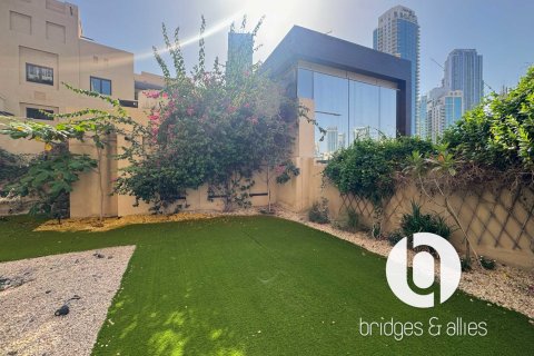 Apartmen di Old Town, Dubai, UAE 1 bilik tidur, 242 meter persegi № 706418 - foto 9