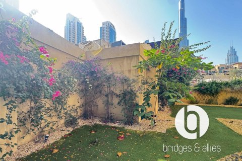 Apartmen di Old Town, Dubai, UAE 1 bilik tidur, 242 meter persegi № 706418 - foto 7