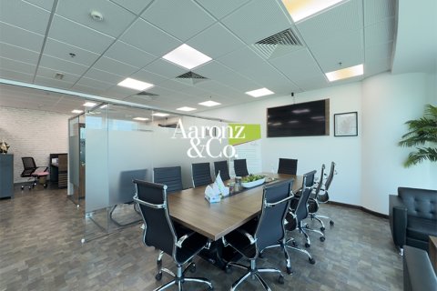 Office in Business Bay, Dubai, UAE 107 sq.m. № 706415 - photo 8