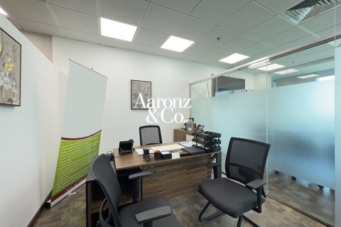 Office in Business Bay, Dubai, UAE 107 sq.m. № 706415 - photo 5