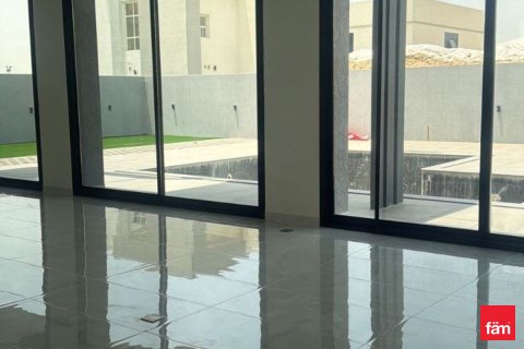 Vilë në Dubai, Emiratet e Bashkuara Arabe 5 dhoma gjumi, 930 m2. № 714965 - Foto 5