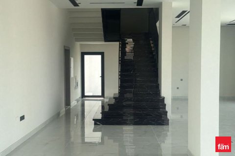 Vilë në Dubai, Emiratet e Bashkuara Arabe 5 dhoma gjumi, 930 m2. № 714965 - Foto 7