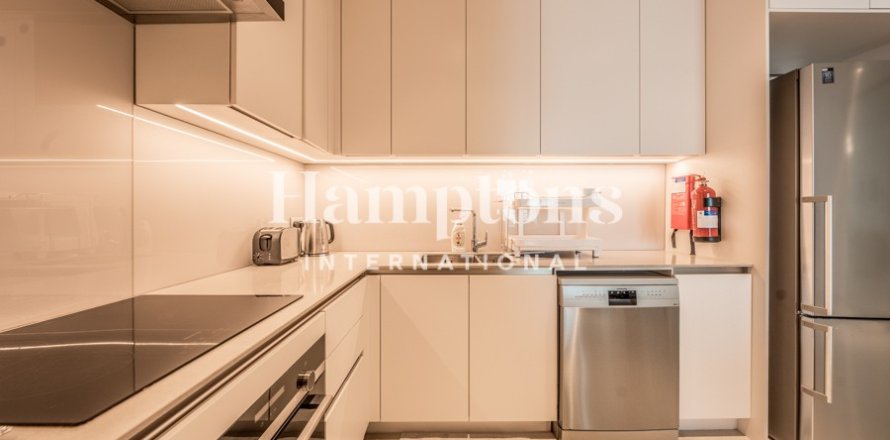 Apartment in Jumeirah Beach Residence, Dubai, UAE 2 bedrooms, 137.03 sq.m. № 687915