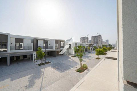 Shtëpi në qytet në Dubai, Emiratet e Bashkuara Arabe 3 dhoma gjumi, 143.9 m2. № 637898 - Foto 7