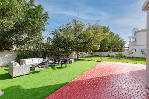 Maison de ville à louer à Jumeirah Village Triangle, Dubai, EAU 2 chambres, 275 m2 № 661236 - photo 16