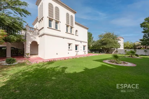 Maison de ville à louer à Jumeirah Village Triangle, Dubai, EAU 2 chambres, 275 m2 № 661236 - photo 15