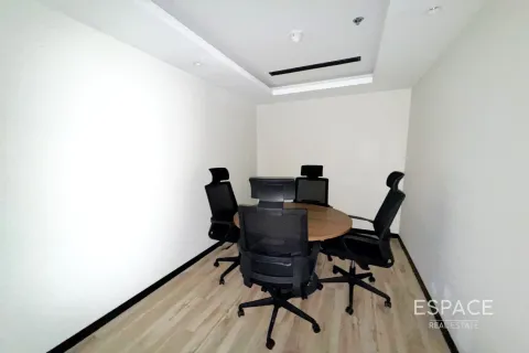 Toimisto Jumeirah Lake Towers, Dubai, Arabiemiraatit 71 m2 № 661237 - kuva 3