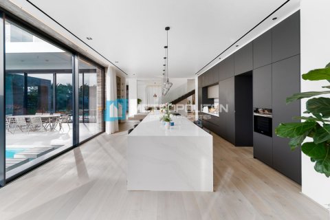 Villa te huur in Jumeirah, Dubai, VAE 5 slaapkamers, 892 vr.m., nr 664729 - foto 27