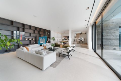 Villa te huur in Jumeirah, Dubai, VAE 5 slaapkamers, 892 vr.m., nr 664729 - foto 2