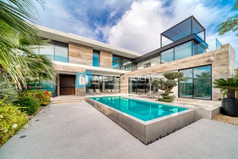 Villa te huur in Jumeirah, Dubai, VAE 5 slaapkamers, 892 vr.m., nr 664729 - foto 1