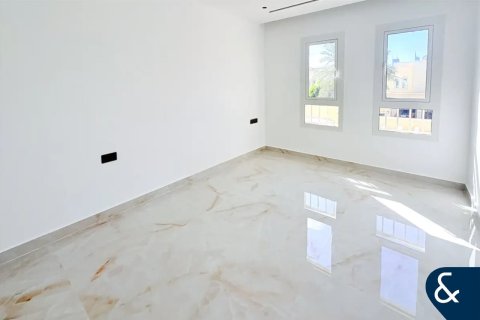 Βίλα σε The Lakes, Dubai, ΗΑΕ 4 υπνοδωμάτια, 243 τ.μ. Αρ. 685114 - φωτογραφία 2