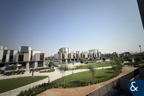 Shtëpi në qytet në Mudon, Dubai, Emiratet e Bashkuara Arabe 3 dhoma gjumi, 168 m2. № 685123 - Foto 7