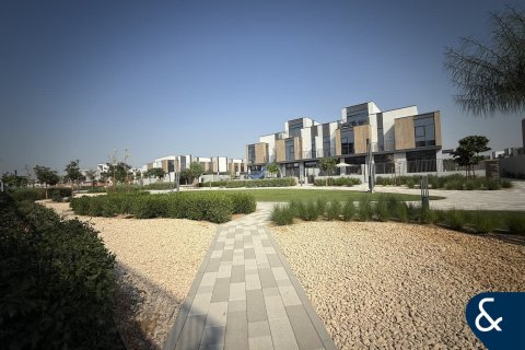Shtëpi në qytet në Mudon, Dubai, Emiratet e Bashkuara Arabe 3 dhoma gjumi, 168 m2. № 685123 - Foto 2